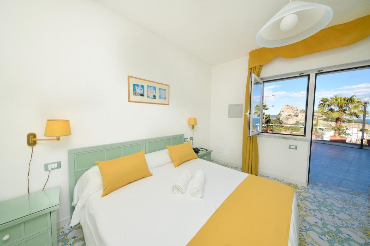 Double Room Sea View,1377201392:JPEG