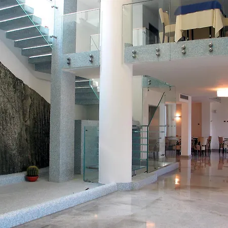Hotel Villa Carolina-3